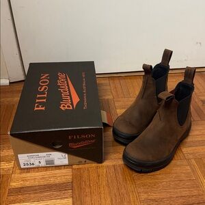 Blundstone x Filson Men/Women Teak Chelsea Men’s 6/Womens 8. AUS 5.